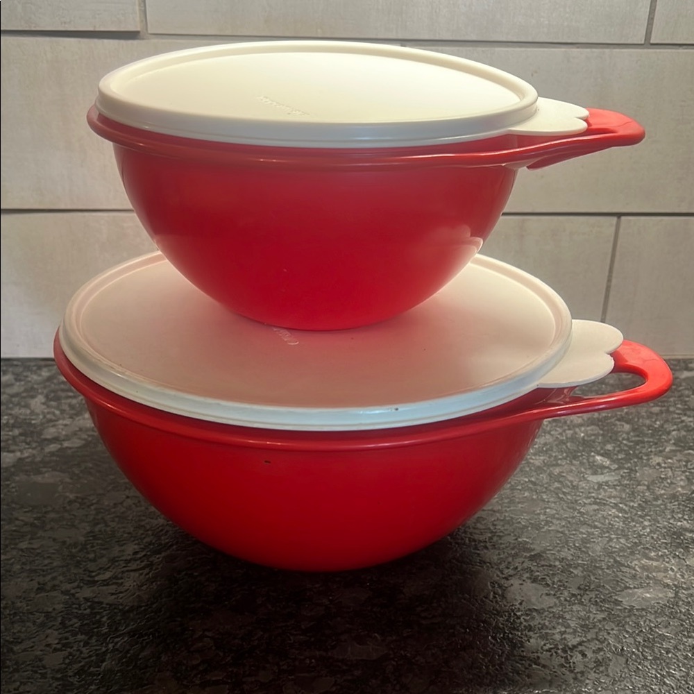 Vintage Tupperware THATS A BOWL 12 cup and 6 cup Red Mixing Bowl Set with Lids